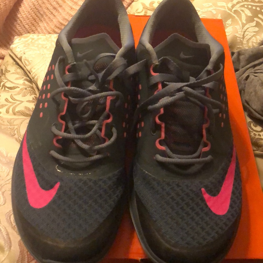 Like new Nike Lightweight Running Sneakers